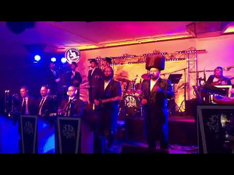 Lipa Schmeltzer, Freilach Band, Lev Choir|ליפא שמעלצר, תזמורות פרייליך, מקהלות לב