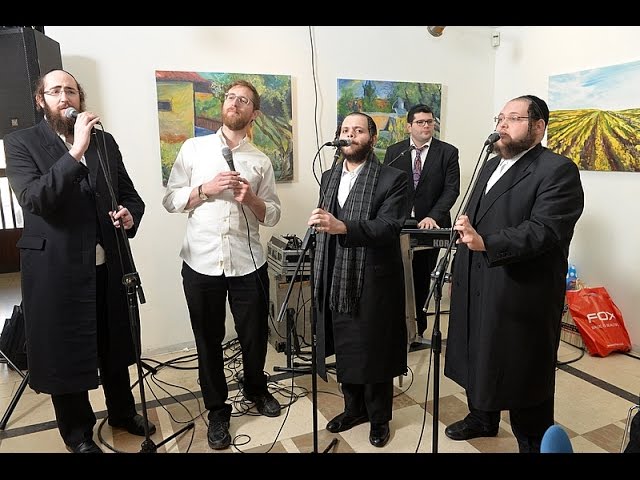 מקהלת 'מלכות' במיקס "שבת" בברית לבן הזמר יצחק מאיר