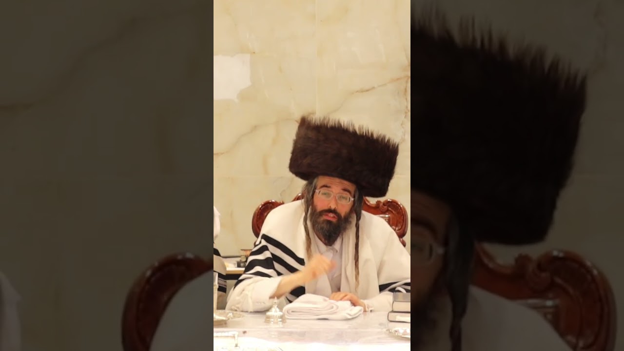 כ"ק מרן האדמו"ר מזוועהיל שליט"א בשירי הודאה להשי"ת בלחיים טיש לאחר שהתבשר על שלומם ושובם של החטופים