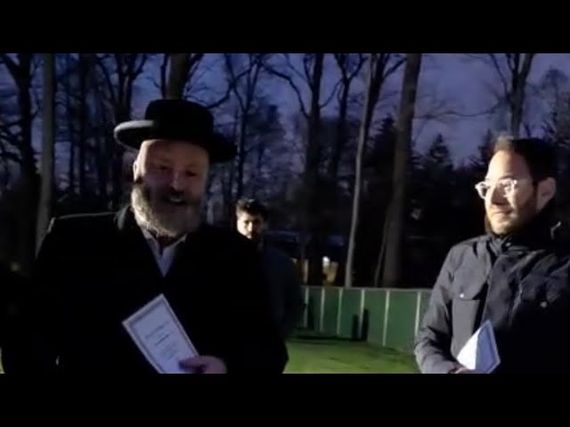 Chananya Schnitzler Being Maspid His Brother Michoel Z”l On His Second Yahrtzeit