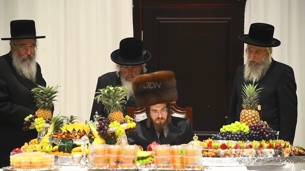 חמשה עשר בשבט אין חצר הקודש סאדיגורה