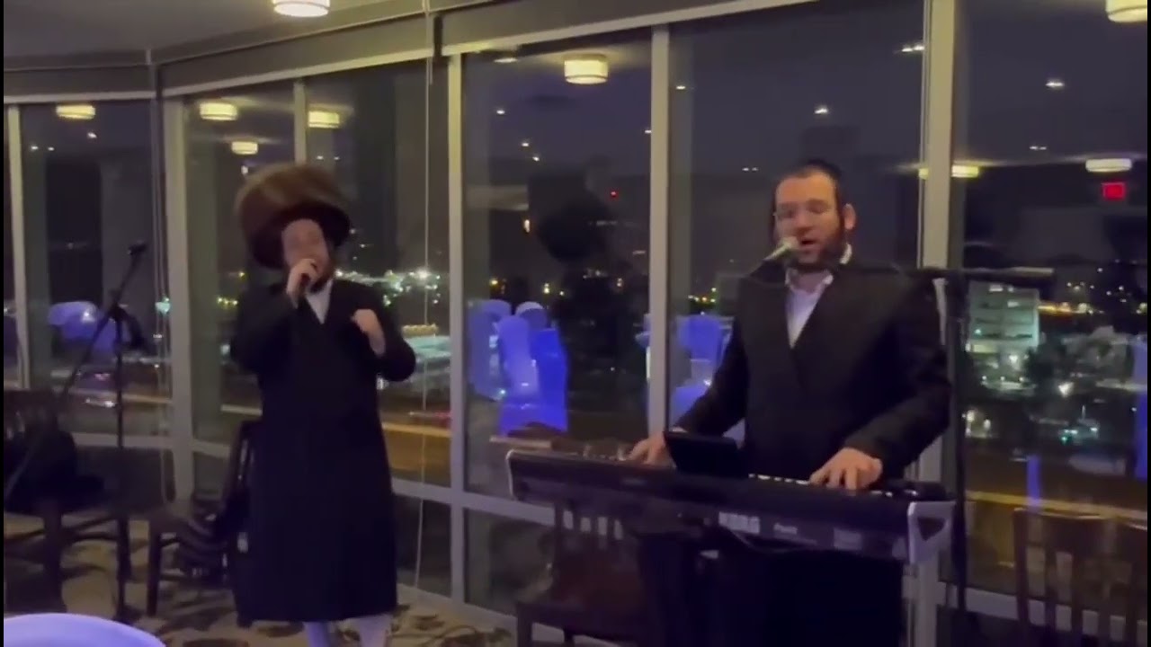 יעקב שלמה גרוס עם הקלידן שמעי לאקס