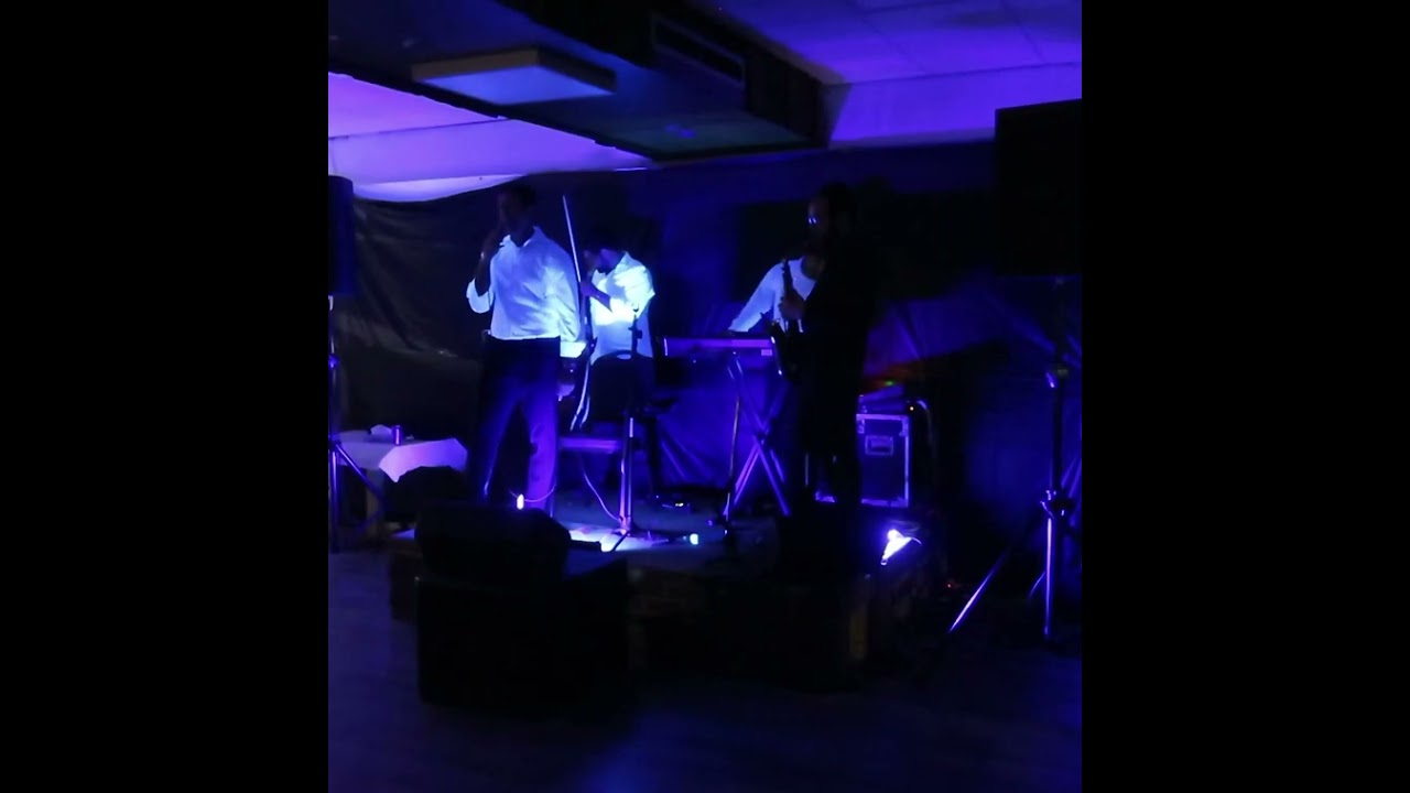 Shmuly Schneider sings Aguda Achas- One Heart (Beri Weber)