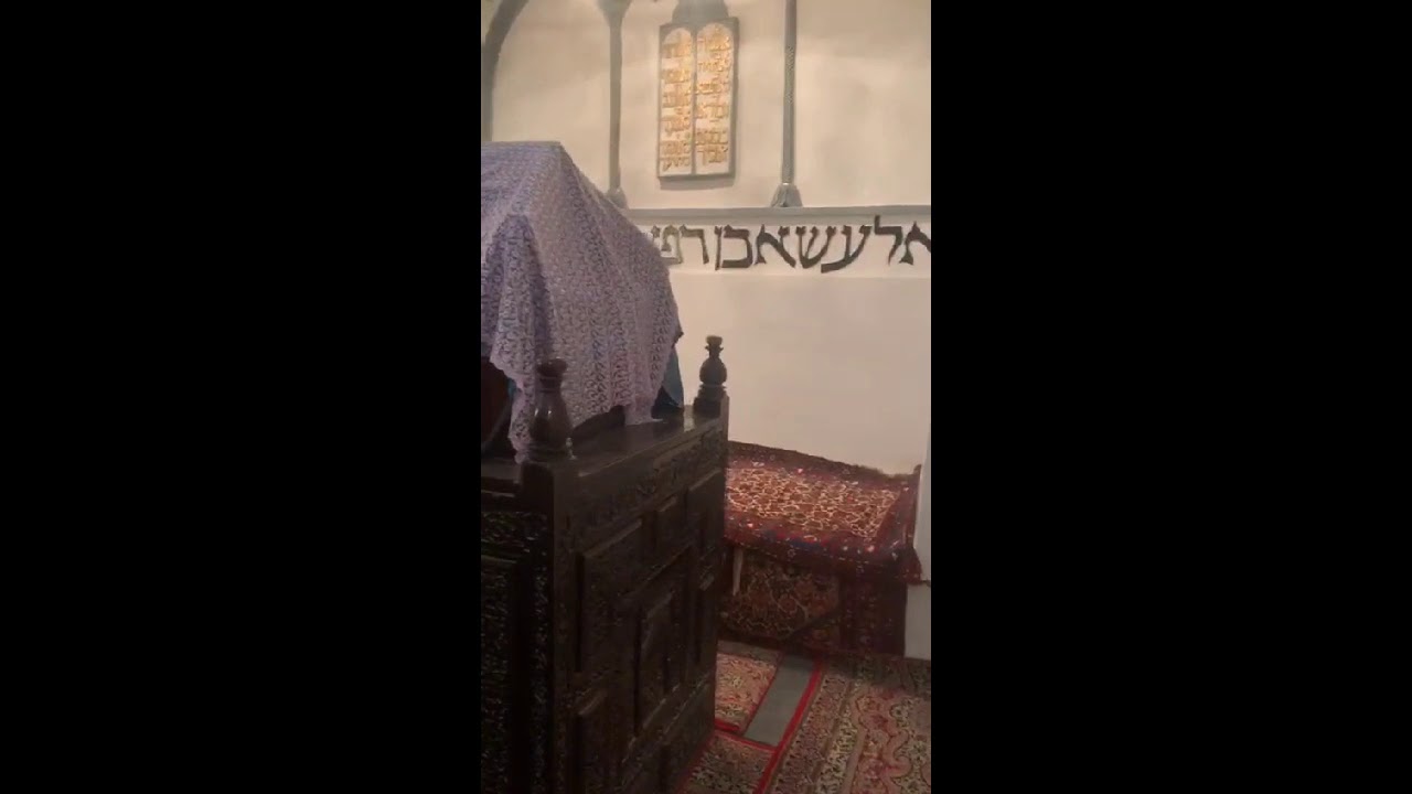 PURIM: Mordechai and Esther Burial Site - קברי מרדכי הצדיק ואסתר המלכה
