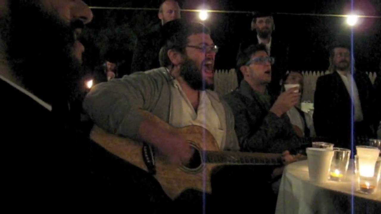 Vachnacht son of Pester Rebbe - Yoely Lebovits - Lipa singing
