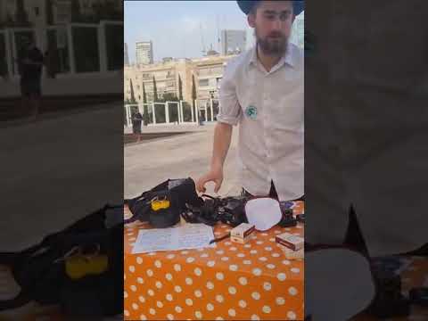 Hate Against Chabad Bochur on Mivtzoim in Tel Aviv