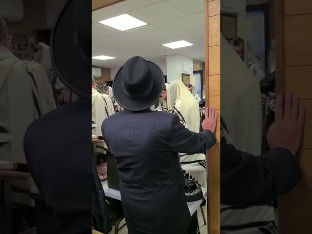 תפילת שחרית ר״ח אלול אין כלל ישראל׳ס שול אין וואדבערין