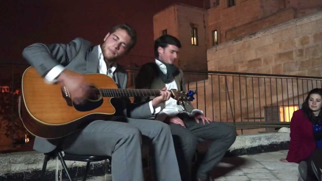 Pinny Schachter / The Shabbat.com Boys sing "Tatty"