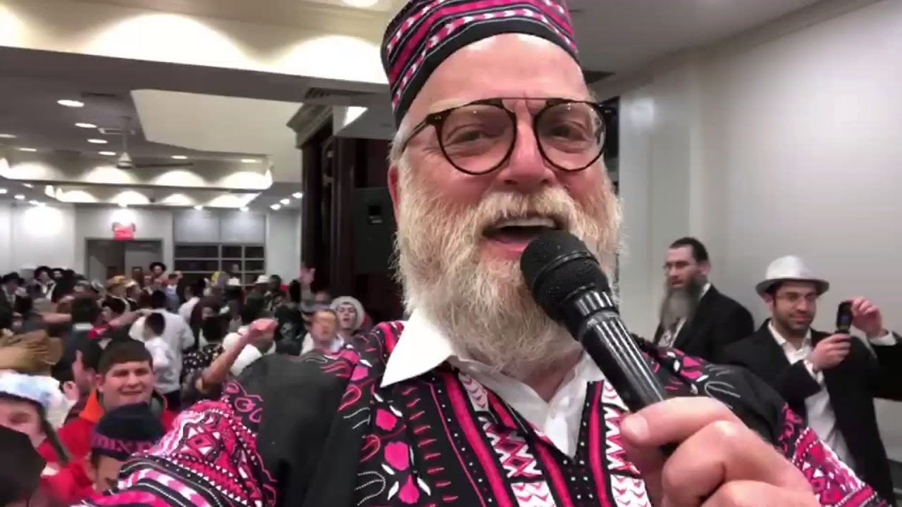Purim 2018 with Michoel Schnitzler! #2/פורים עם מיכאל שניצלער" חלק ב׳"