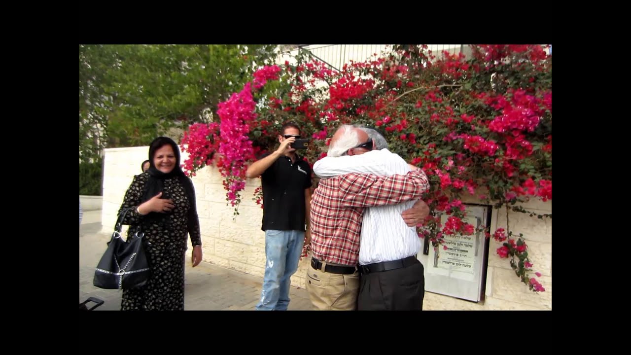 Brothers Reunited after 34 years!! Beautiful and Emotional!! Must see!!!
