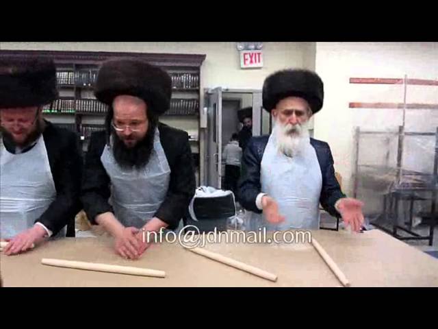 Beis Chaim Shia Rebbe Baking Matzah Erev Pesach 5773