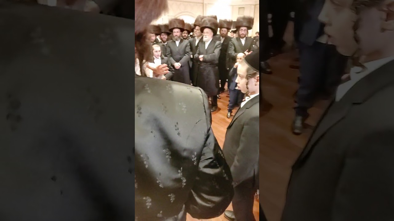Karlsburg Rav Rabbi Yechezkel Roth (ztz"l) dancing at a wedding Adar 5781