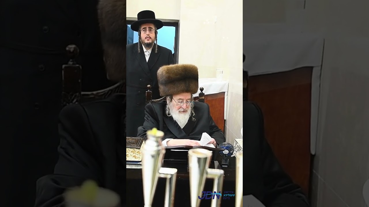 האדמו"ר מספינקא ביי הדלקת נרות חנוכה - ליל א' חנוכה