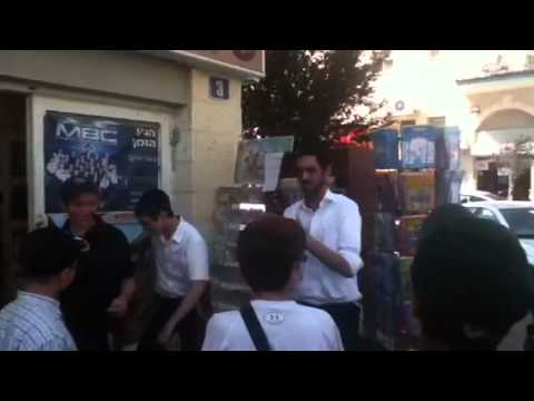 Ari Goldwag and the Miami Boys Choir