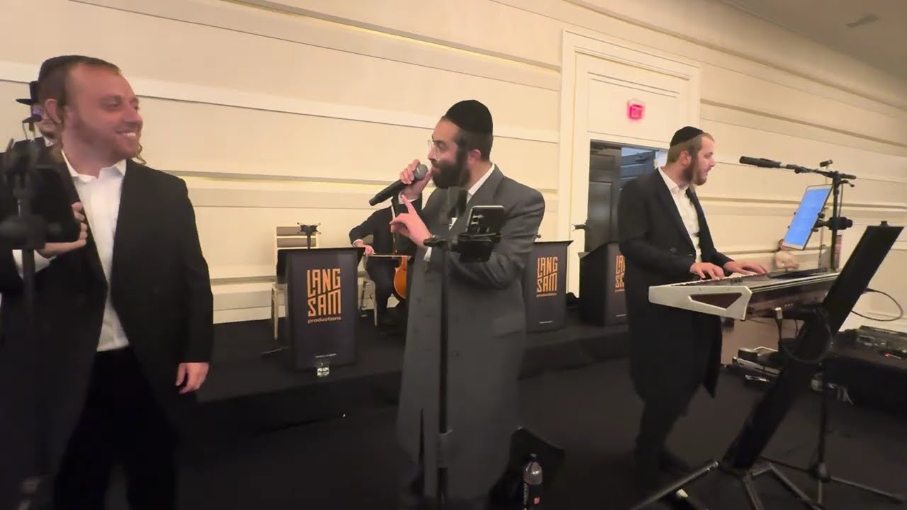 Hershey Langsam on the keys & Shmey Fischer & Sruly Green @ Chaim Lubosky