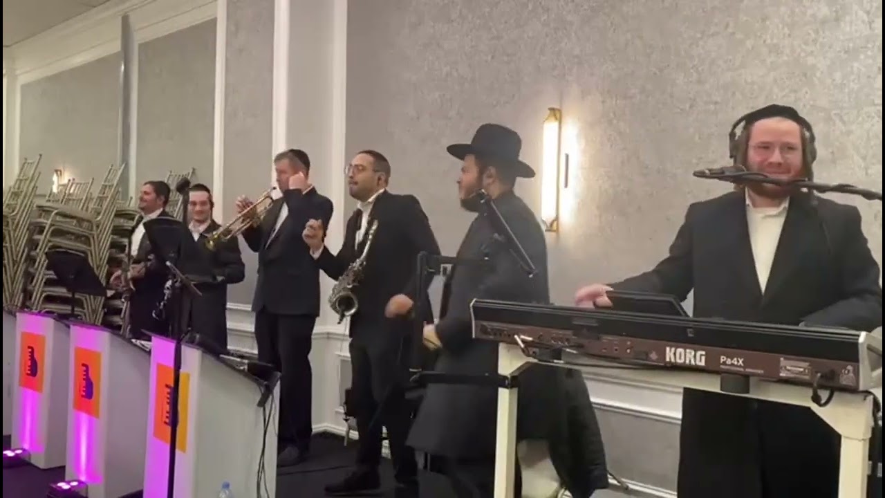 לוי פאלקוביץ עם התזמורת של אברומי ברקו
