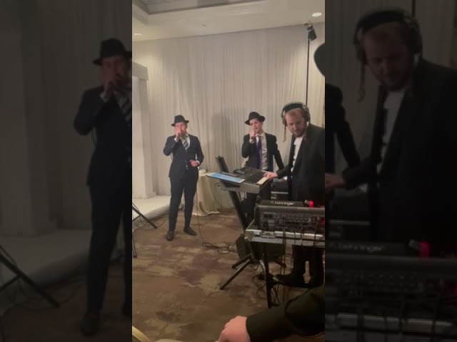 Hershey langsam tonight @ a chuppah! stunning chuppah!! #yiddish #music #hershylangsam plz subscribe