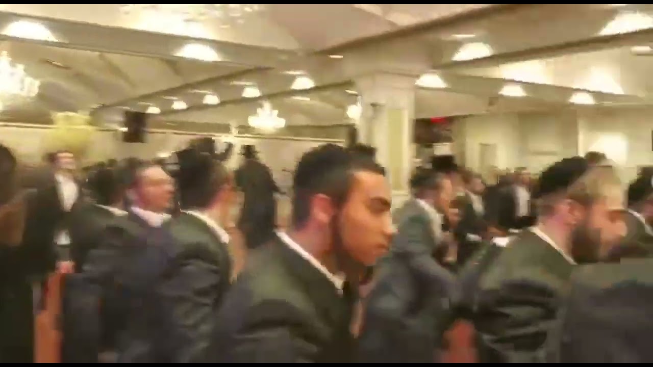 חתונה מלא אנרגיה עם יששכר גוטמן והקלידן אברומי ברקו