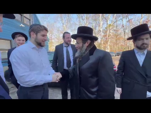 כ"ק אדמו"ר מסקולען לייקווד שליט"א בביקור בישיבת נתיב התורה ב'טאמ'ס ריווער