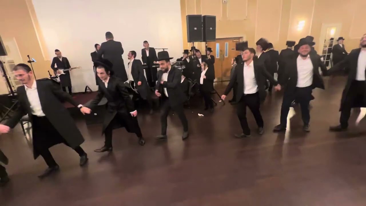 Hershy langsam on keys & Chaim brown singer on fire 🔥 second dan
