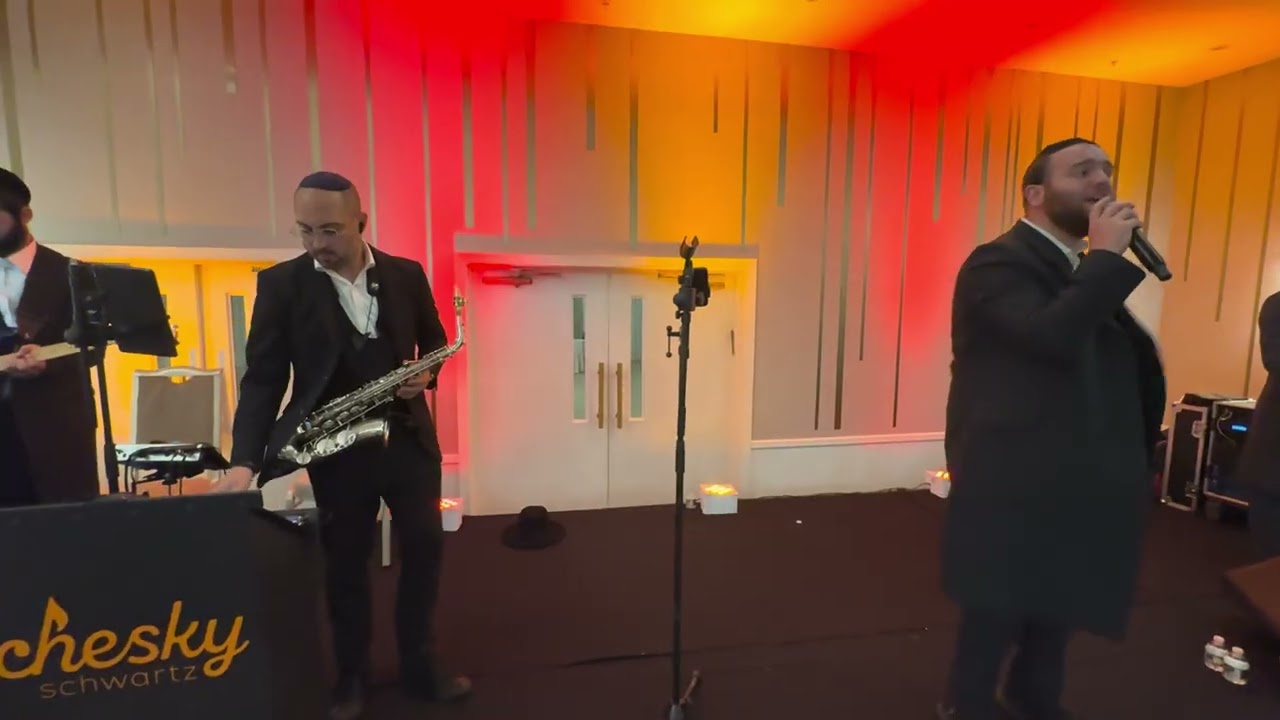 Chesky Schwartz on the keys & Chaim Brawn  fire 🔥