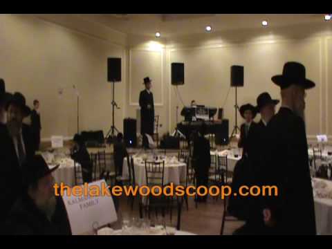 Kalmenovitz Gifter Chasunah With Shimmy Engel Singing