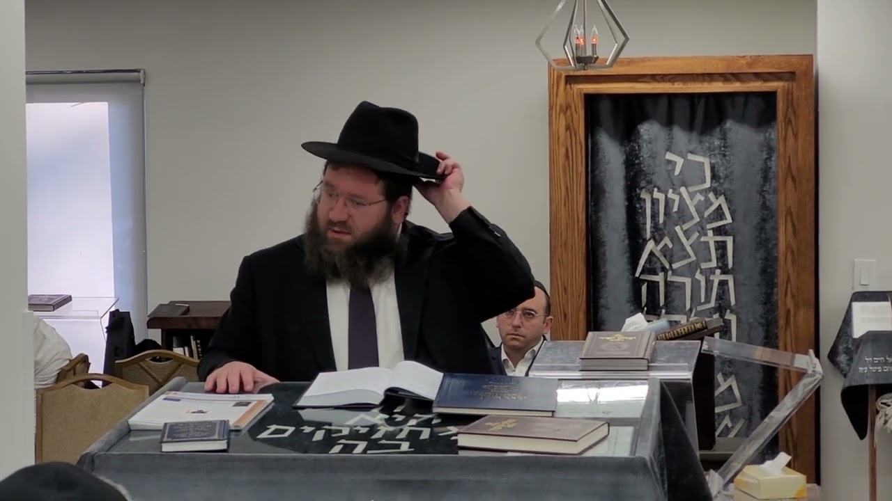 Rav Zalman Sorotzkin speaking at Kollel Ohr Mevakshei ahead of Shavuos (division Kollel Ohr Shmuel)