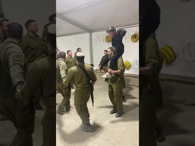 Am Yisrael chai - and another dance tune-נגוני ריקוד for soldiers in Tze'eilim. 2nd night Chanukah 🕎