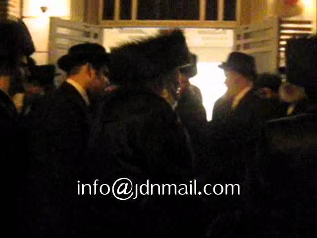 Vien Rebbe Spends A Shabbos In Boro Park - Kislev 5772