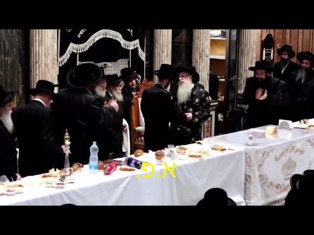 Sanz Rebbe Dances at his grandchild's tenoim