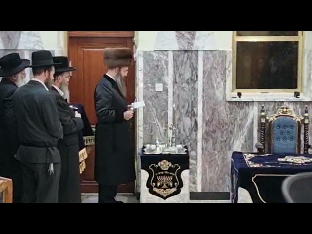 ערשטע חנוכה ליכט ביי כ״ק אדמו״ר מסאדיגורא ירושלים שליט״א