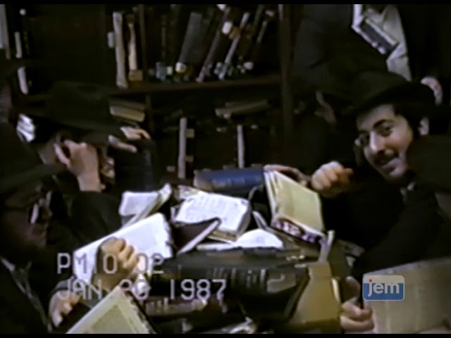 Highlights from 770: The Rebbe Calls for Tests