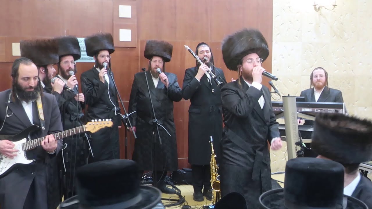 🎤 קיבע גרומן  🎹 שיעה פרידמן🎷 אברמי שטרן 🎻 יונתן פורת  ומקהלת ויז'ניץ מרכז בהרקדה חסידית שמחה במיוחד