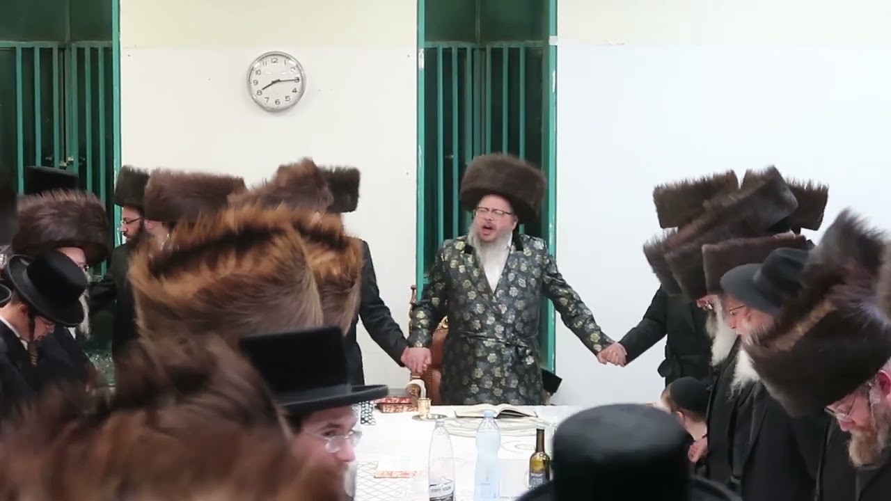 באגלייטען דער יו"ט - שביעי של פסח תשפ"ו - בחצה"ק באסטאן