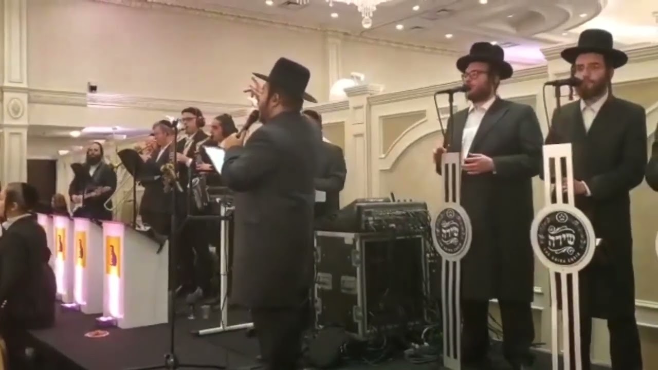 לוי פאלקוביץ עם מקהלת שירה ותזמורת של אברומי ברקו