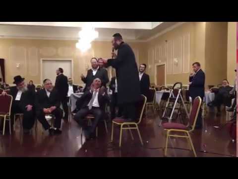 Yoely Lebovits Mitzva Tantz in Portuguese