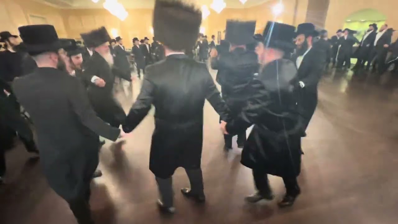 Chaim brawn & Levi Lesin on keys second dance