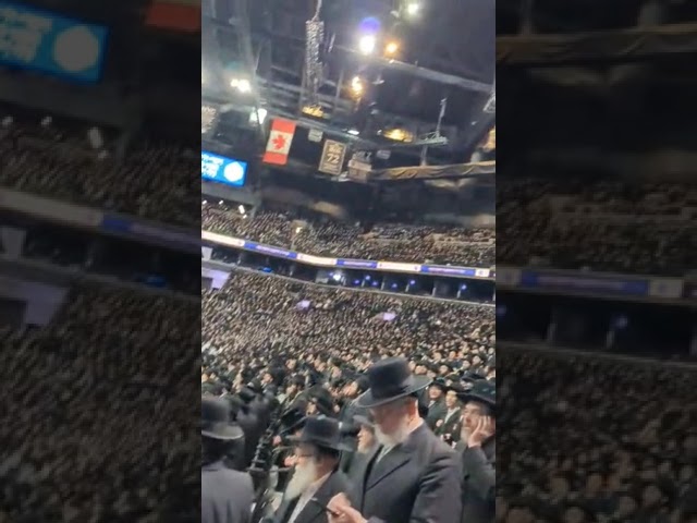 כ"א כסליו אין סאטמאר רבינו מהרז"ל שליט"א   SATMAR KUF ALEF KISLEV IN BARCLYS CENTER 2024