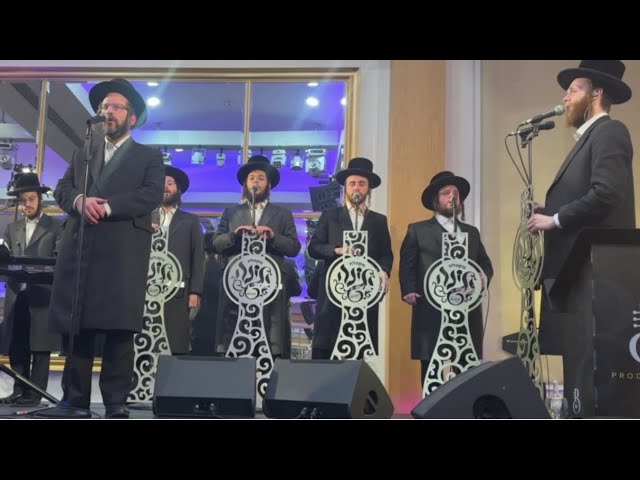 Chazonus Chanukah Medley Live | Arye Schwartz | Negina Choir | הנרות הללו | ארי שווארץ | מקהלת נגינה