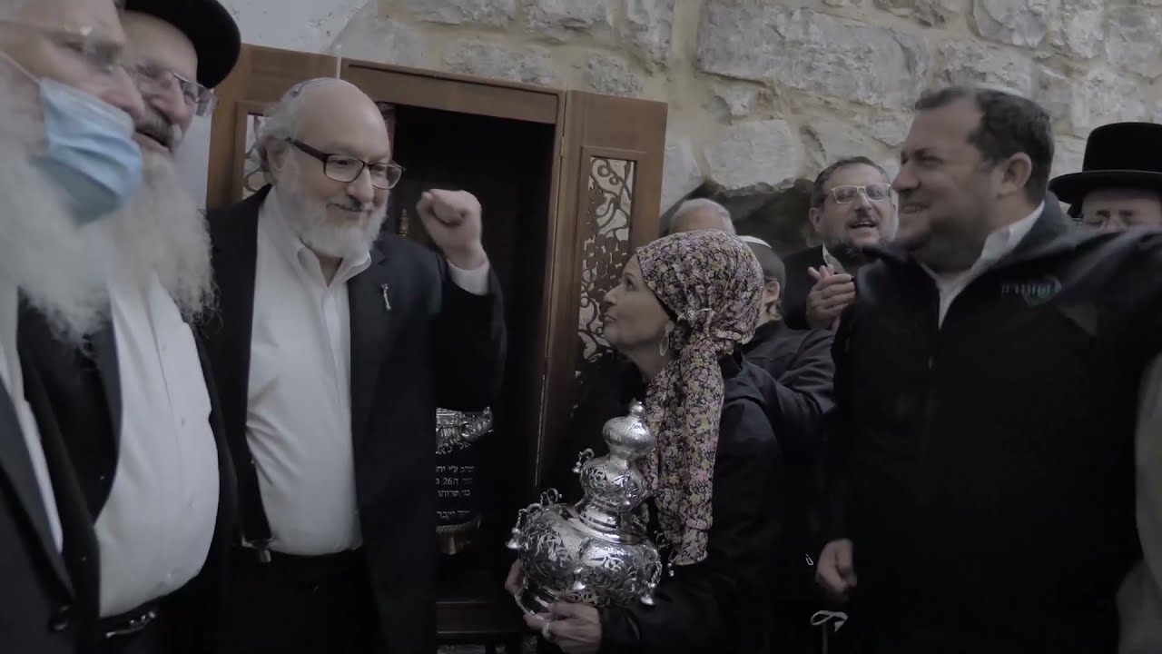 יונתן פולארד ביקר בקבר יוסף והכניס למקום ספר תורה | Jonathan Pollard Dedicated New Sefer Torah