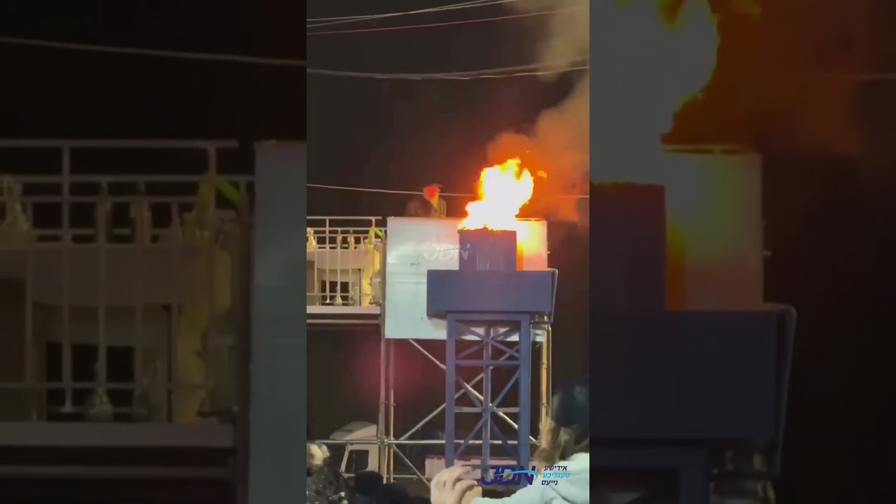 האדמו"ר מראחמיסטריווקא ביים הדלקה ל"ג בעומר אין מירון