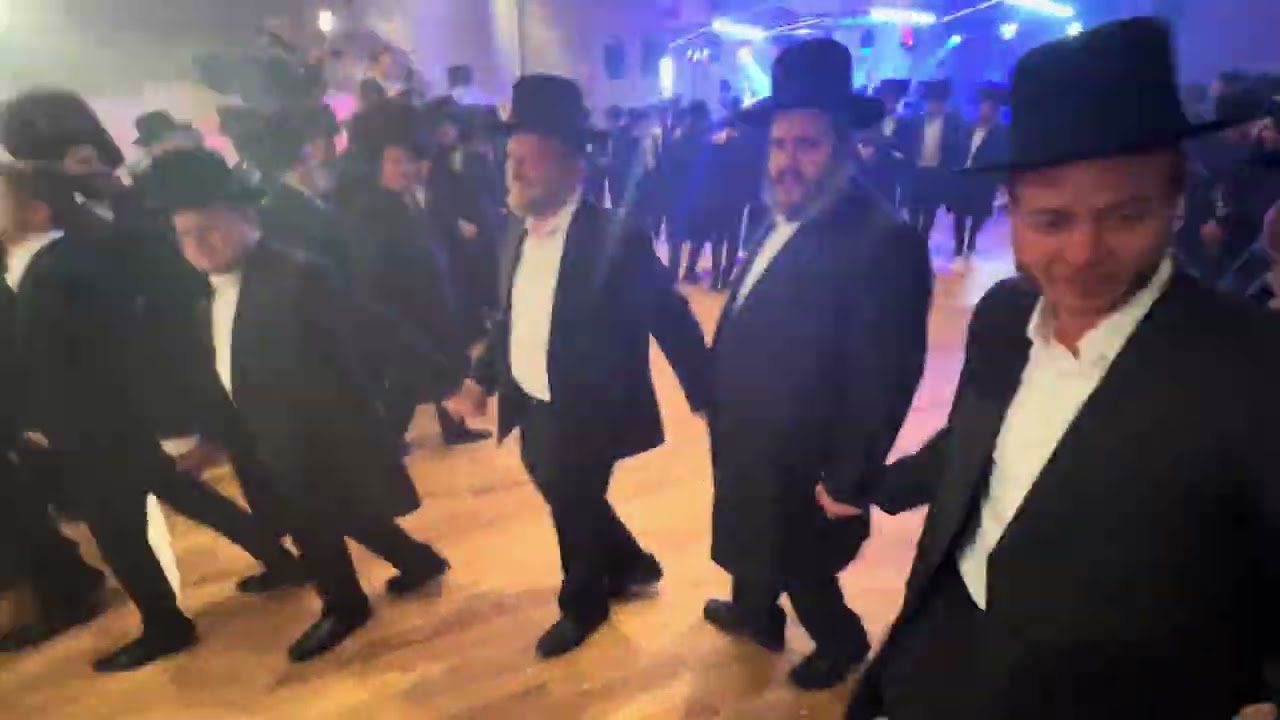 Yossi shtendig on keys & Yeda & Lipa Schmelzer