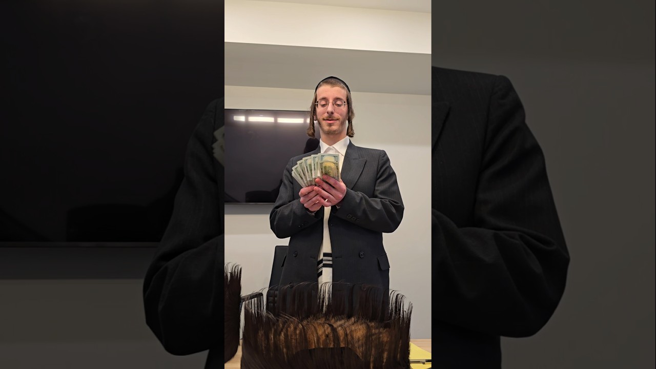 Introducing our revolutionary lightweight Shtreimel w/the Sponge Koppel | $1000 raffle to new agents
