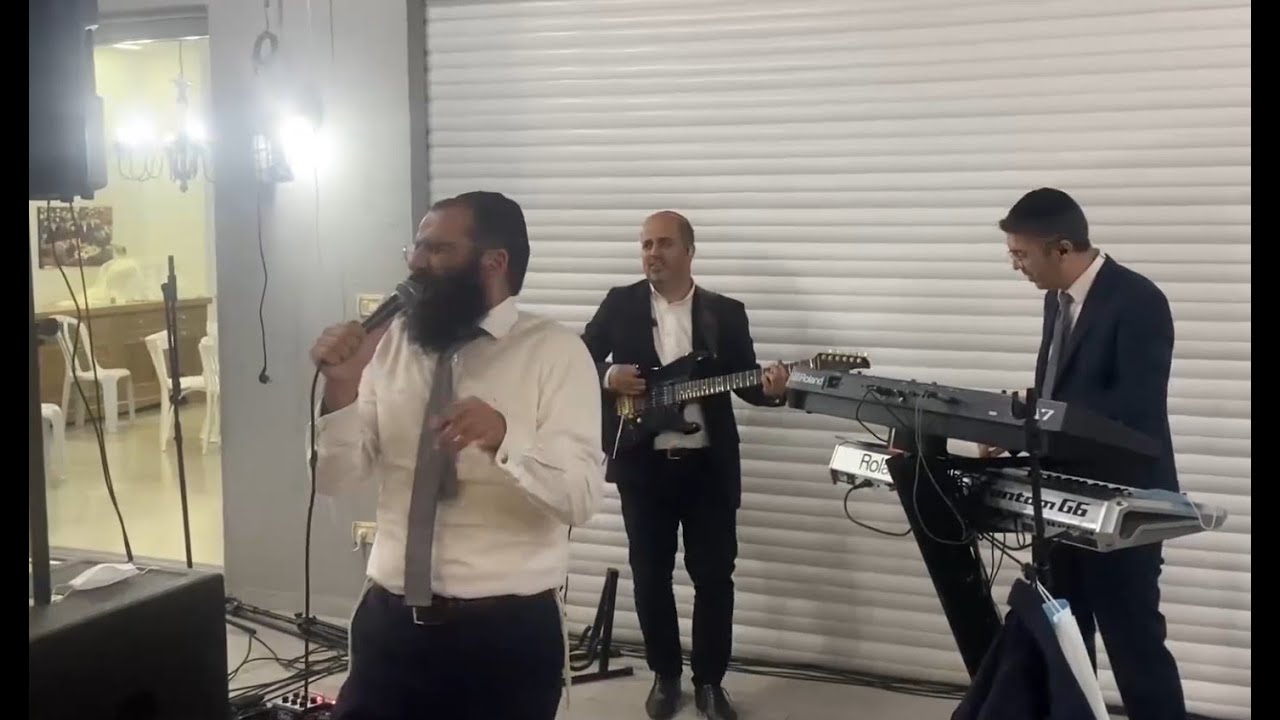 יוני שלמה ועמי כהן בביצוע לייב לניגון מקובליץ בחתונה חב"דית