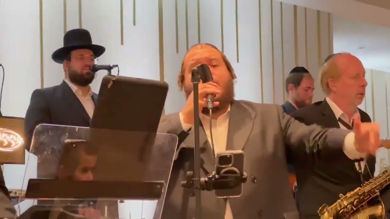 Shimmy Levy 🎹 Levy Falkowitz 🎤 Yedidim Choir!