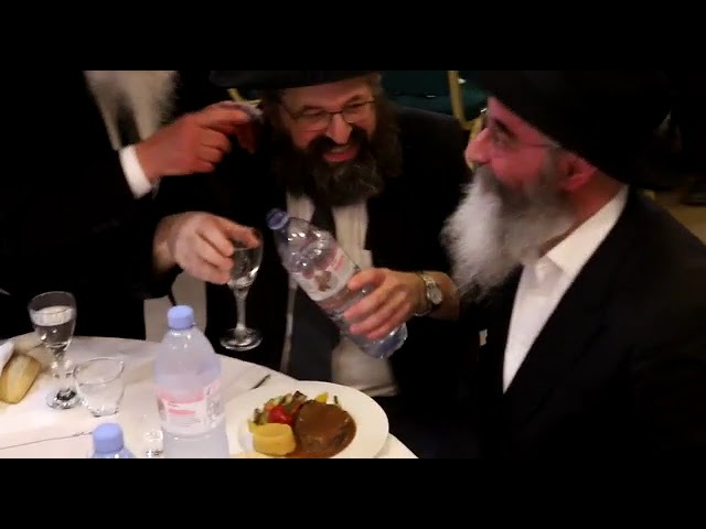 Standing Ovation For Rabbi Avrohom Wolff at Paris Kinus