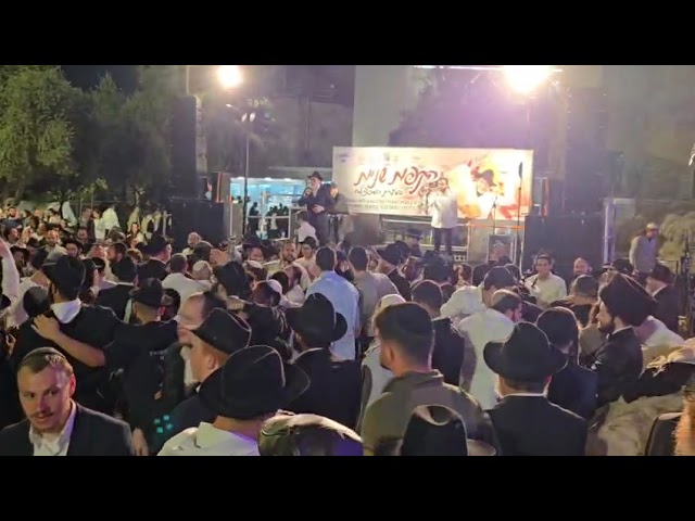 Hakafos Shniyos at Me'aras Hamachpeila in Chevron 5786