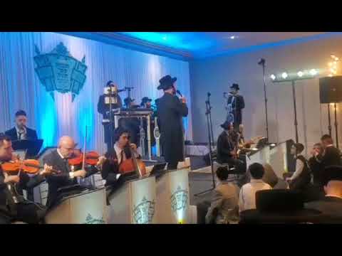 Avrumi Berko 🎹 Motty Ilowitz 🎤 Shira Choir!