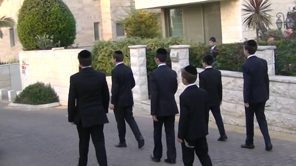 Shira Chadasha Boys Choir Menucha V'Simcha