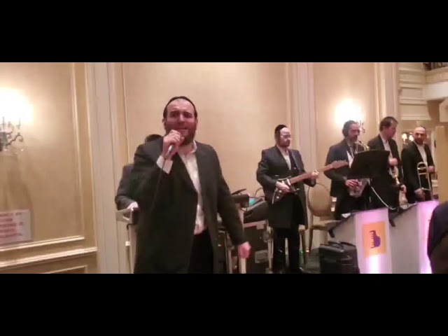 חיים בראון עם תזמורת של אברומי ברקו